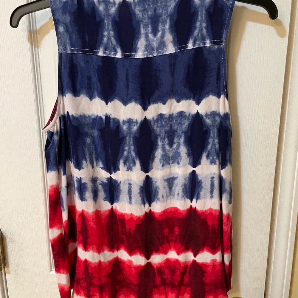 Rock & Republic Sleeveless Button-Down Top Red White Blue Tie-Dye Medium - Picture 3 of 3